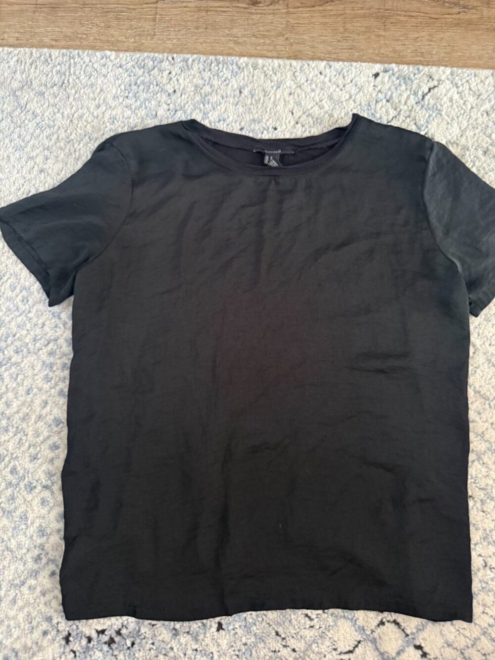 Forever 21 Black Short Sleeve Top Crewneck Boxy Size M